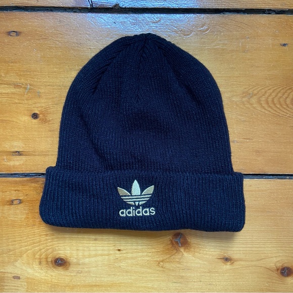 NEW adidas Women's Black Beanie with Gold Trefoil One Size NWOT - Picture 1 of 8
